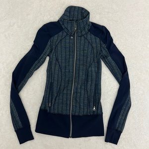 Lululemon navy blue space dye Jacket, size 2. Excellent condition.